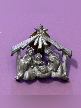 Silver Nativity Scene Brooch/Pin,